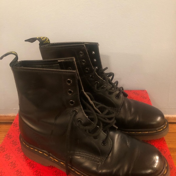 Dr Martens - Picture 2 of 4
